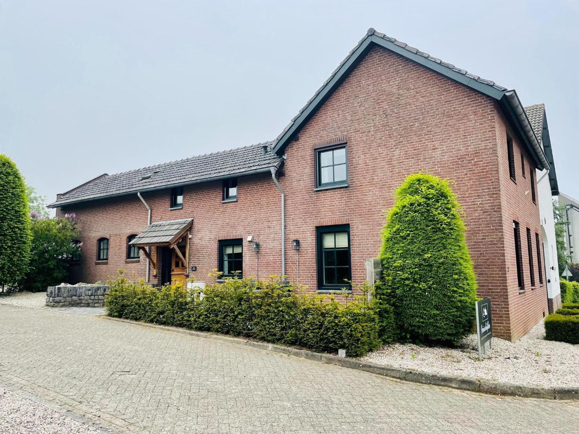 Attractive Farmhouse In South Limburg With Terrace Villa Klimmen Luaran gambar